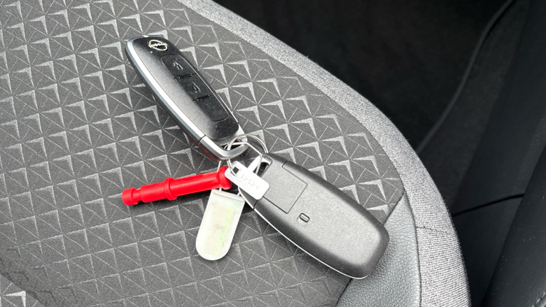 Nissan Juke 1.0 DiG-T N-Connecta 5dr Petrol Hatchback